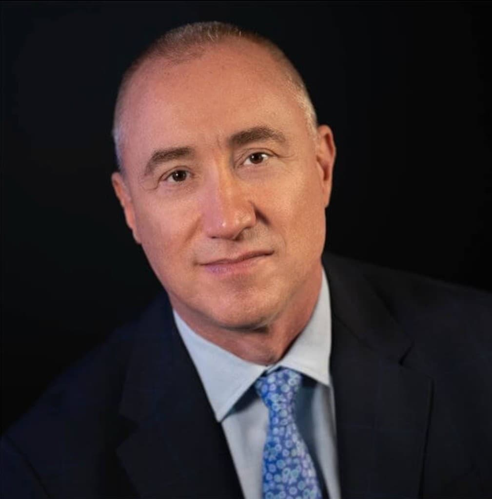 Ari, blockchain and fintech attorney